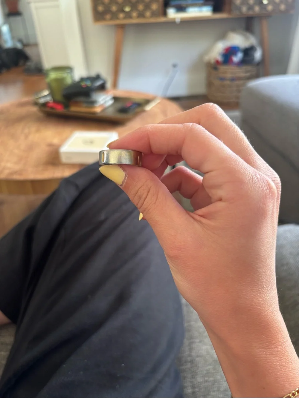 Oura Ring 4 Gold (size 8)